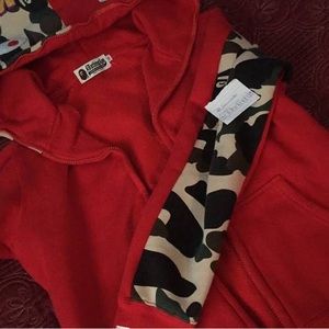 Gun’bape’redstrip Jean jacket.